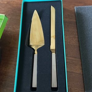 Kate Spade two hearts 2-piece dessert set